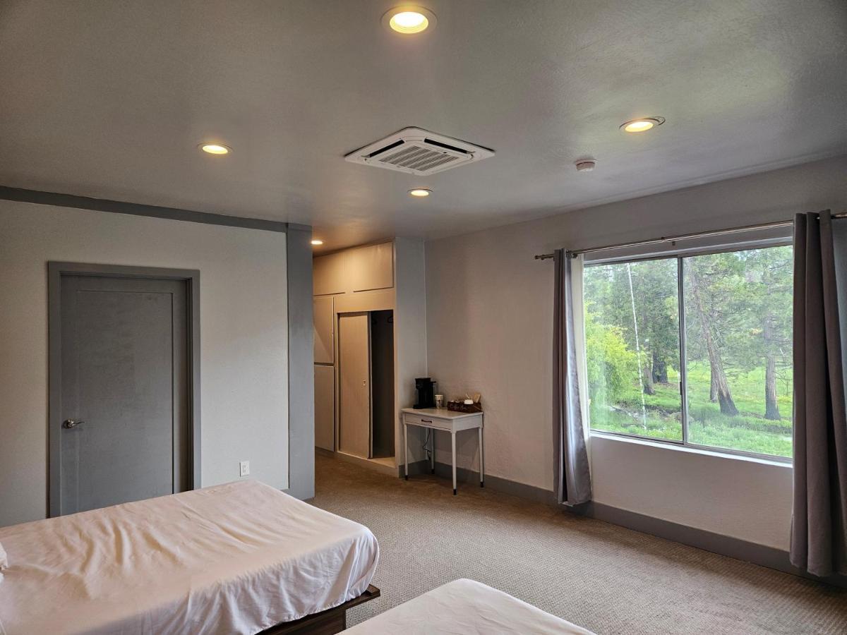 The Black Forest Lodge Red Bluff Eksteriør bilde